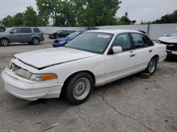  Salvage Ford Crown Vic