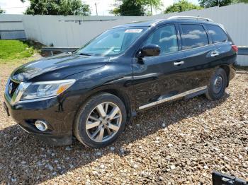  Salvage Nissan Pathfinder