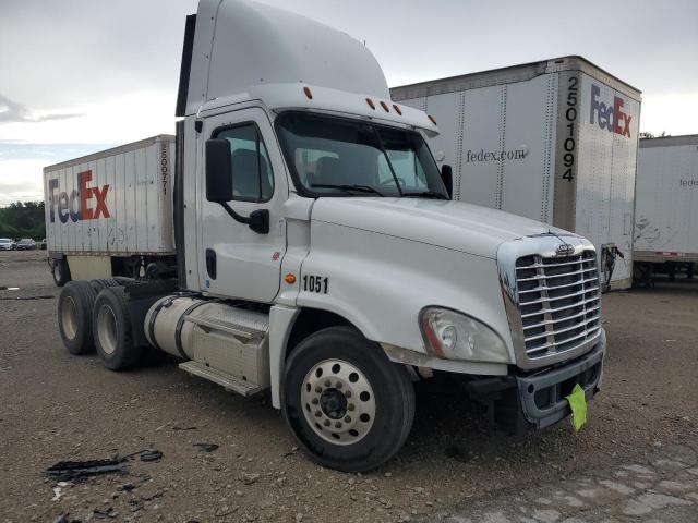  Salvage Freightliner Cascadia 1