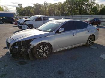  Salvage Nissan Altima