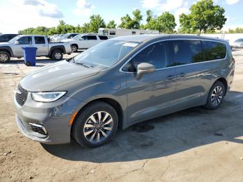  Salvage Chrysler Pacifica