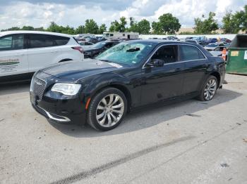  Salvage Chrysler 300