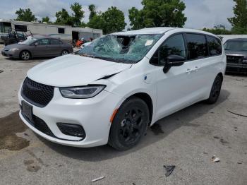  Salvage Chrysler Pacifica