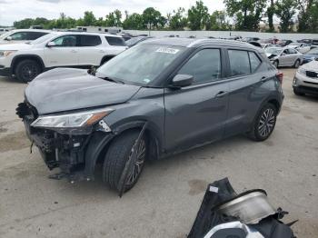  Salvage Nissan Kicks