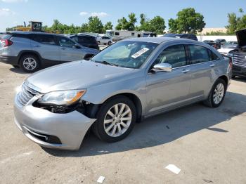  Salvage Chrysler 200