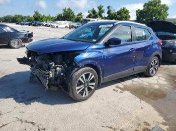  Salvage Nissan Kicks