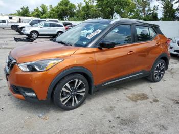  Salvage Nissan Kicks