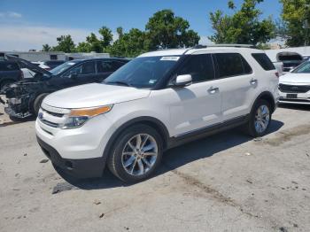  Salvage Ford Explorer