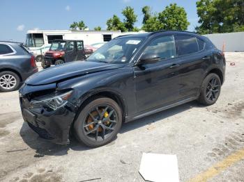  Salvage Alfa Romeo Stelvio