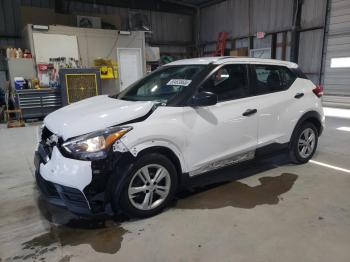  Salvage Nissan Kicks