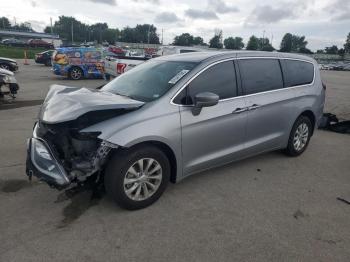  Salvage Chrysler Pacifica
