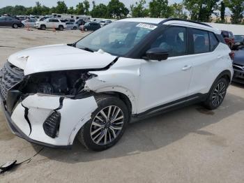  Salvage Nissan Kicks