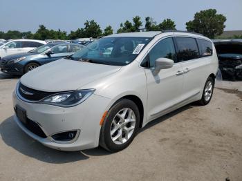  Salvage Chrysler Pacifica