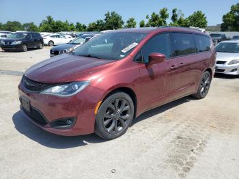  Salvage Chrysler Pacifica