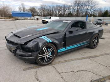  Salvage Ford Mustang