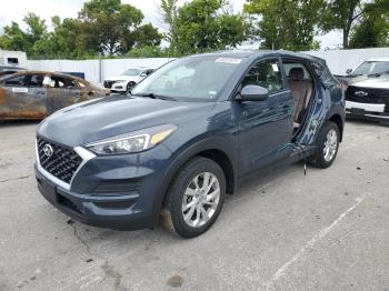 Salvage Hyundai TUCSON