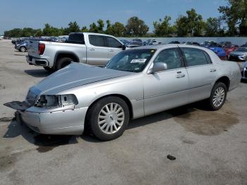  Salvage Lincoln Towncar