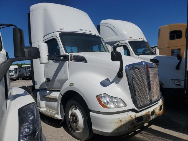  Salvage Kenworth Construction T680
