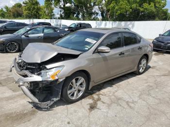  Salvage Nissan Altima