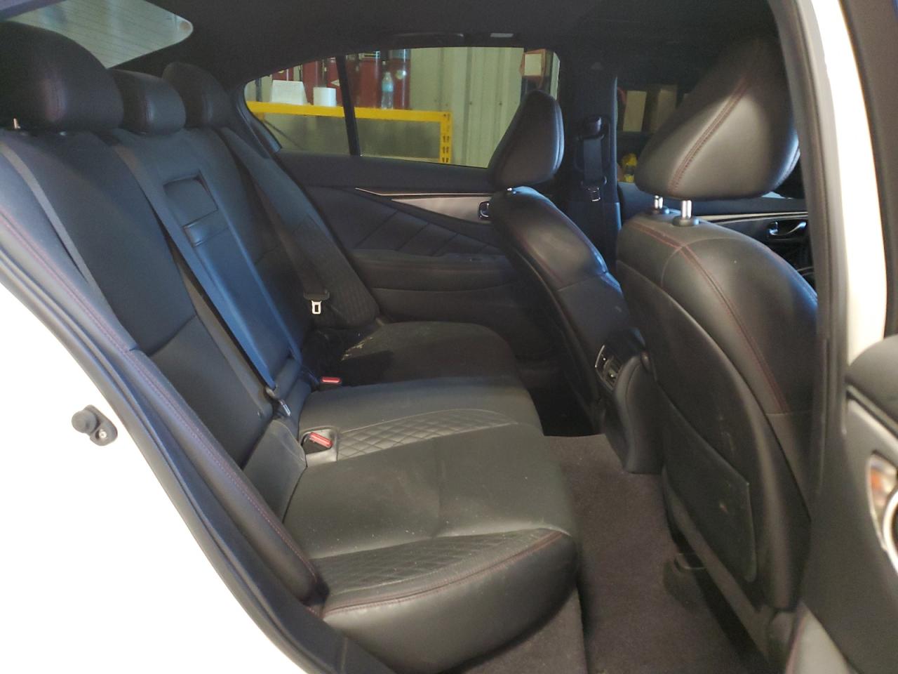 INFINITI Q50 Red Sport 400 Image 9