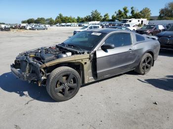  Salvage Ford Mustang