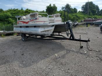  Salvage Sun Tracker Boat