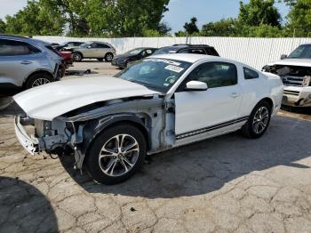  Salvage Ford Mustang
