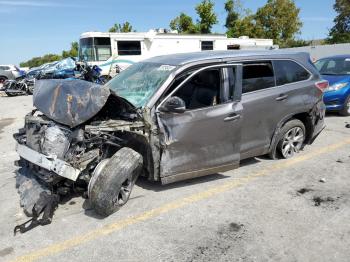  Salvage Toyota Highlander