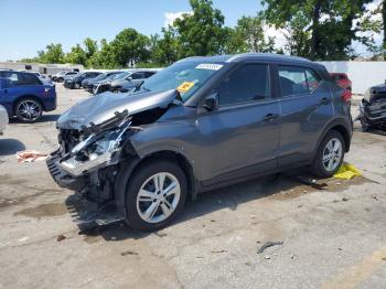  Salvage Nissan Kicks