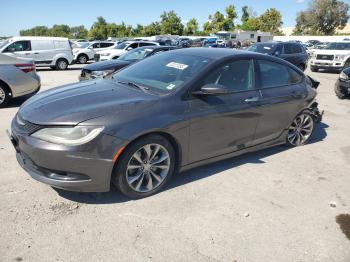  Salvage Chrysler 200