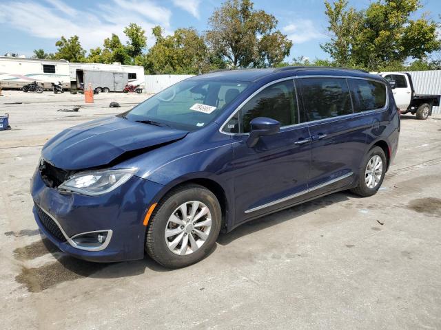  Salvage Chrysler Pacifica