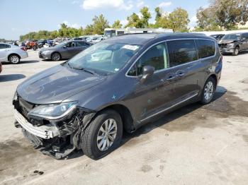  Salvage Chrysler Pacifica
