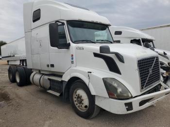  Salvage Volvo Vnl