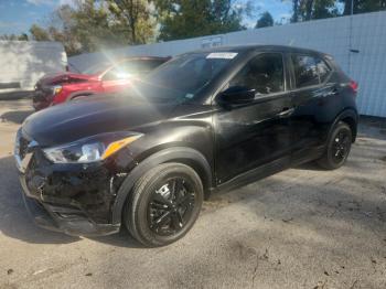  Salvage Nissan Kicks