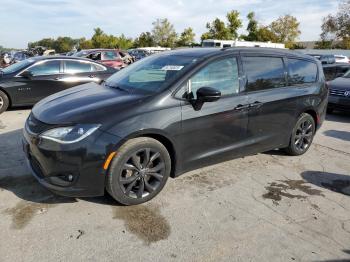  Salvage Chrysler Pacifica