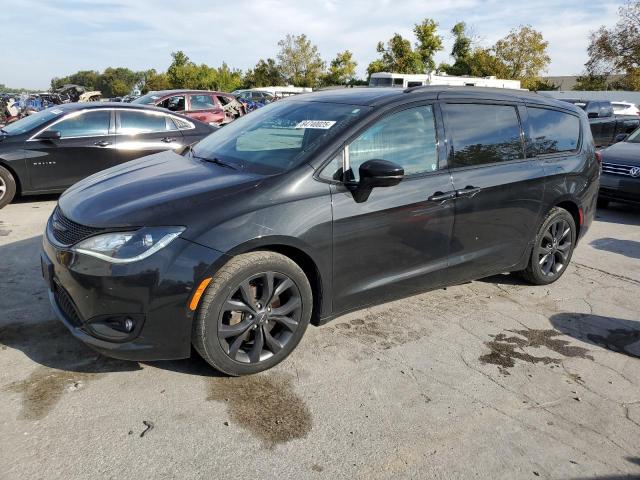  Salvage Chrysler Pacifica