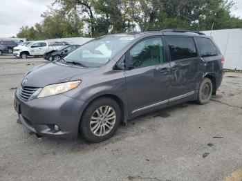  Salvage Toyota Sienna
