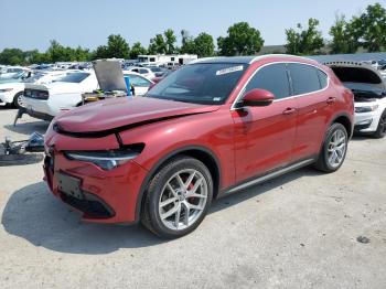  Salvage Alfa Romeo Stelvio
