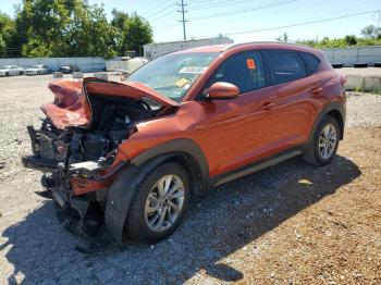  Salvage Hyundai TUCSON
