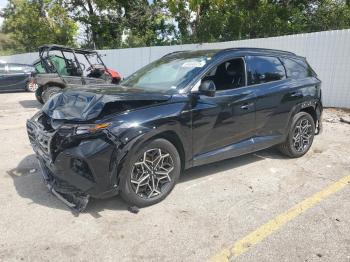  Salvage Hyundai TUCSON