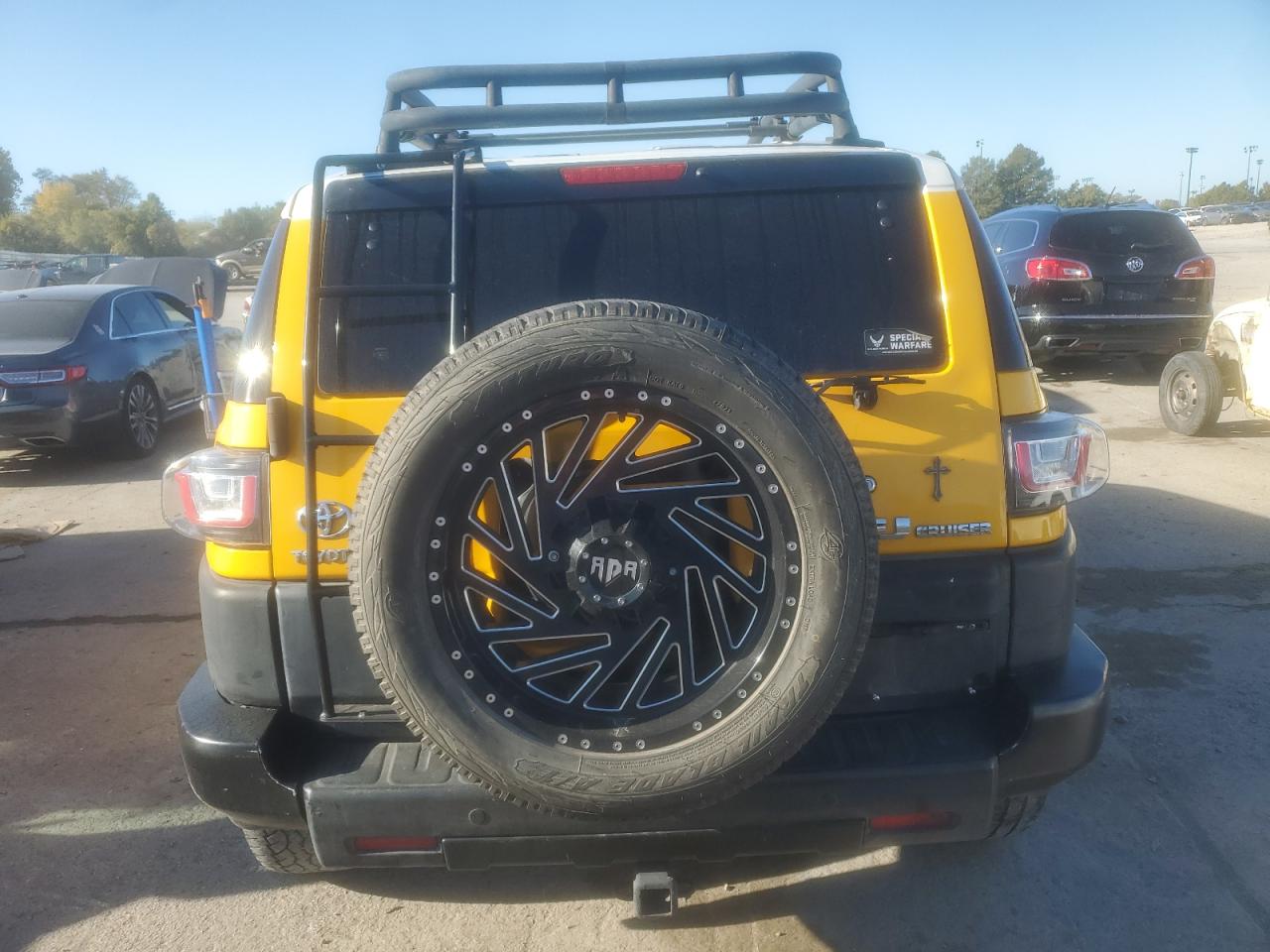 Toyota FJ Cruiser Image 8