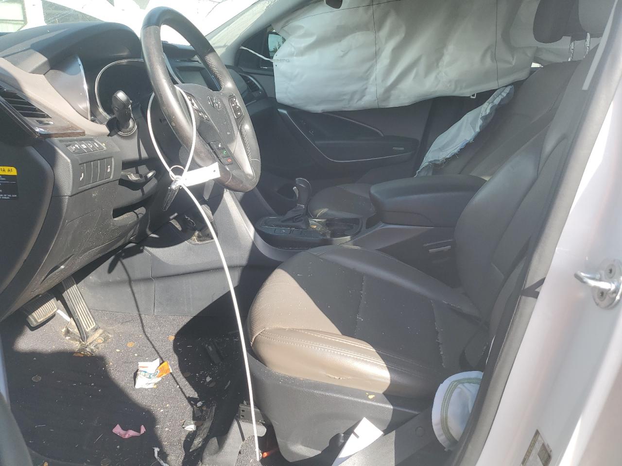 Hyundai SANTA FE Image 4