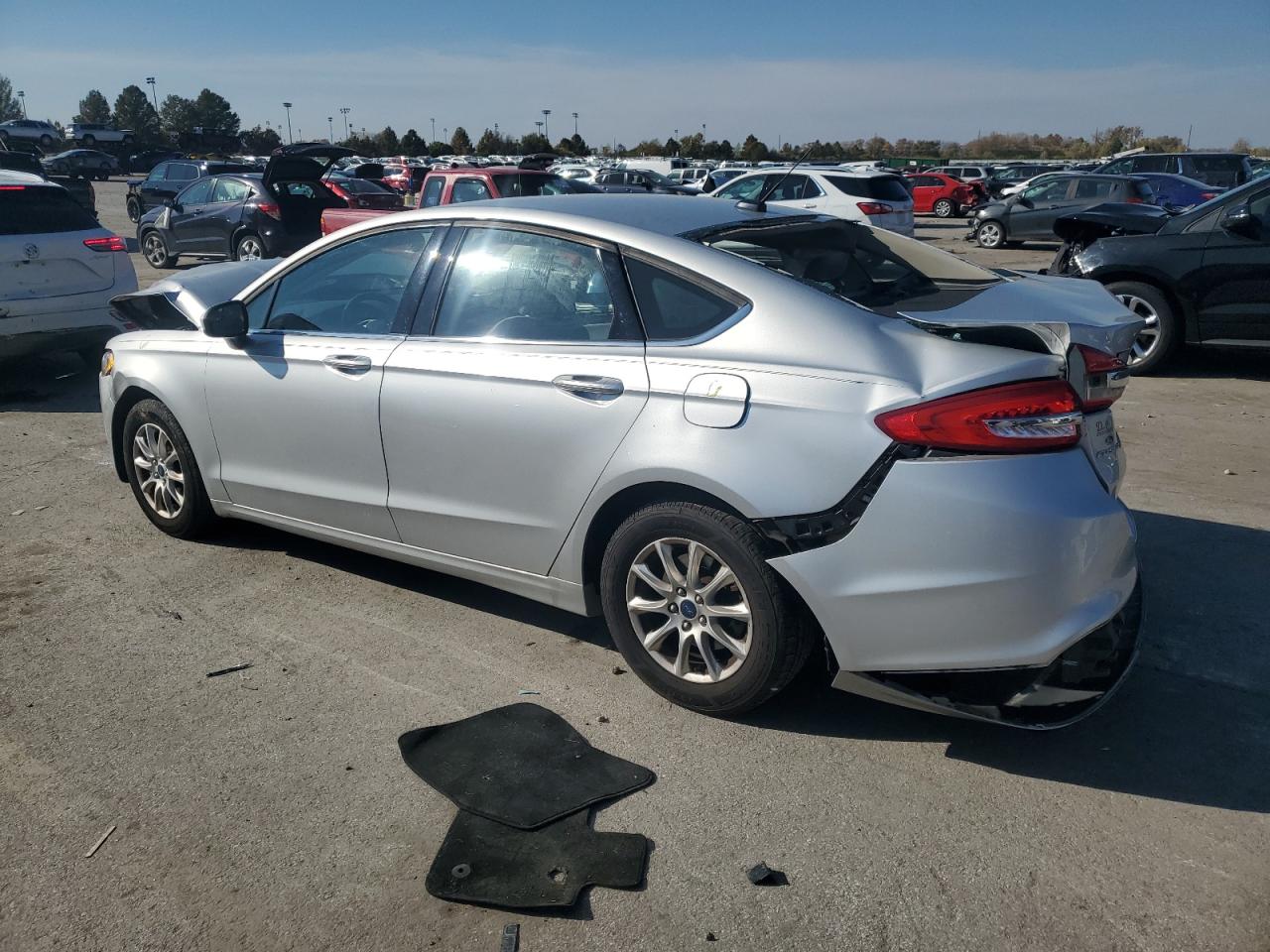 Ford Fusion S Image 9