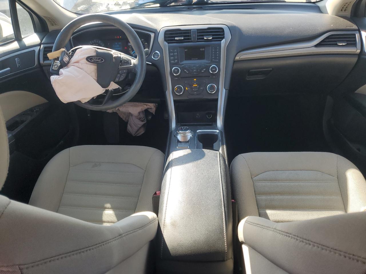 Ford Fusion S Image 10