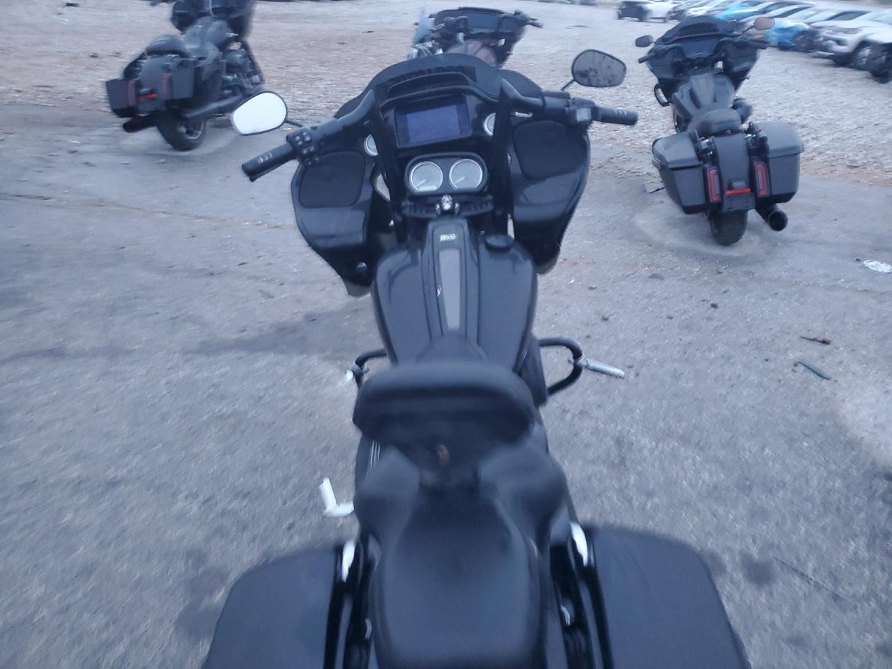 Harley-Davidson Fltrxst Image 7