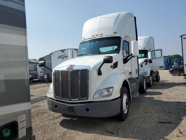  Salvage Peterbilt 579