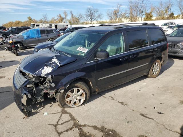  Salvage Chrysler Minivan