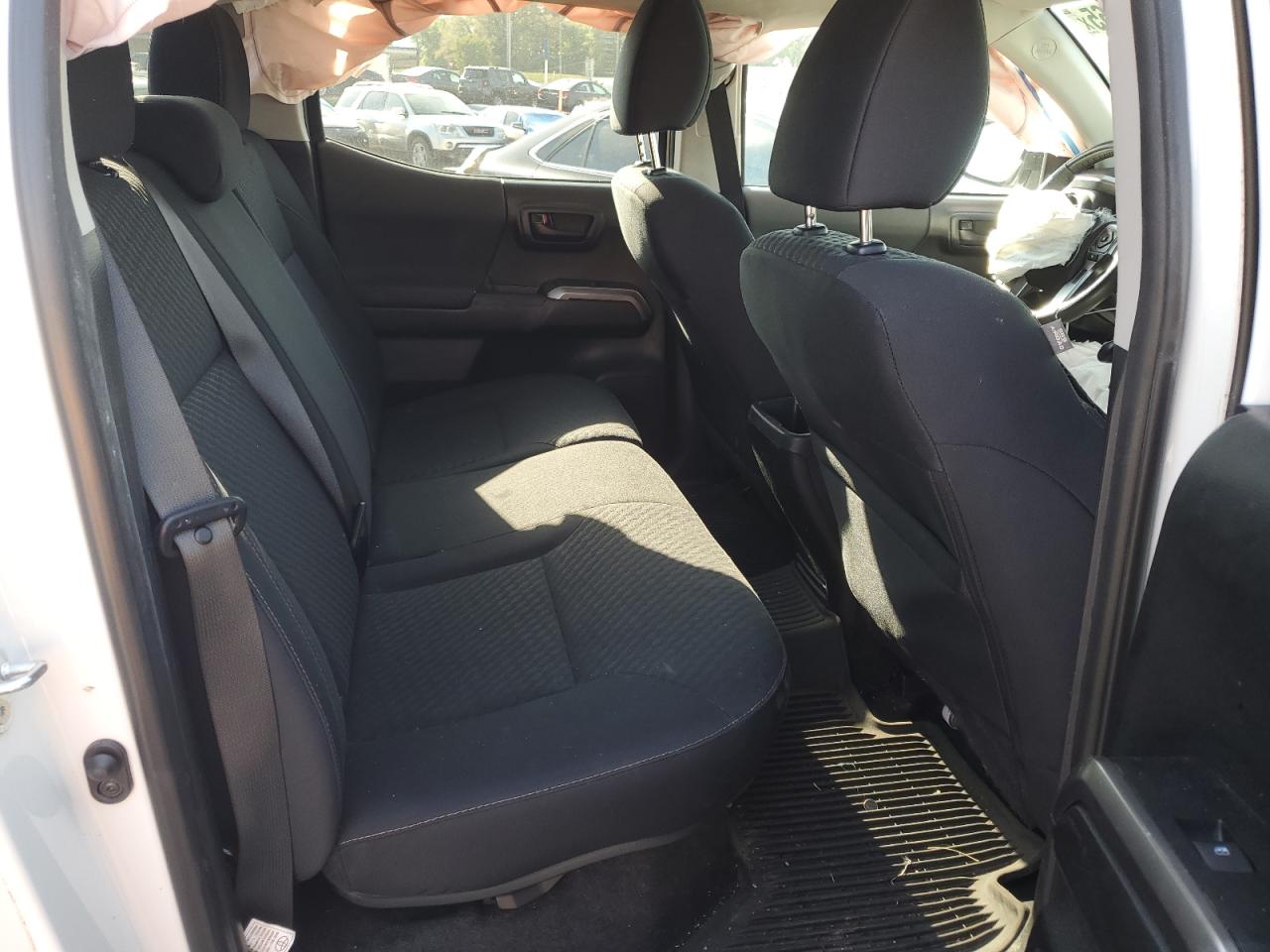 Toyota Tacoma Double Cab Image 7