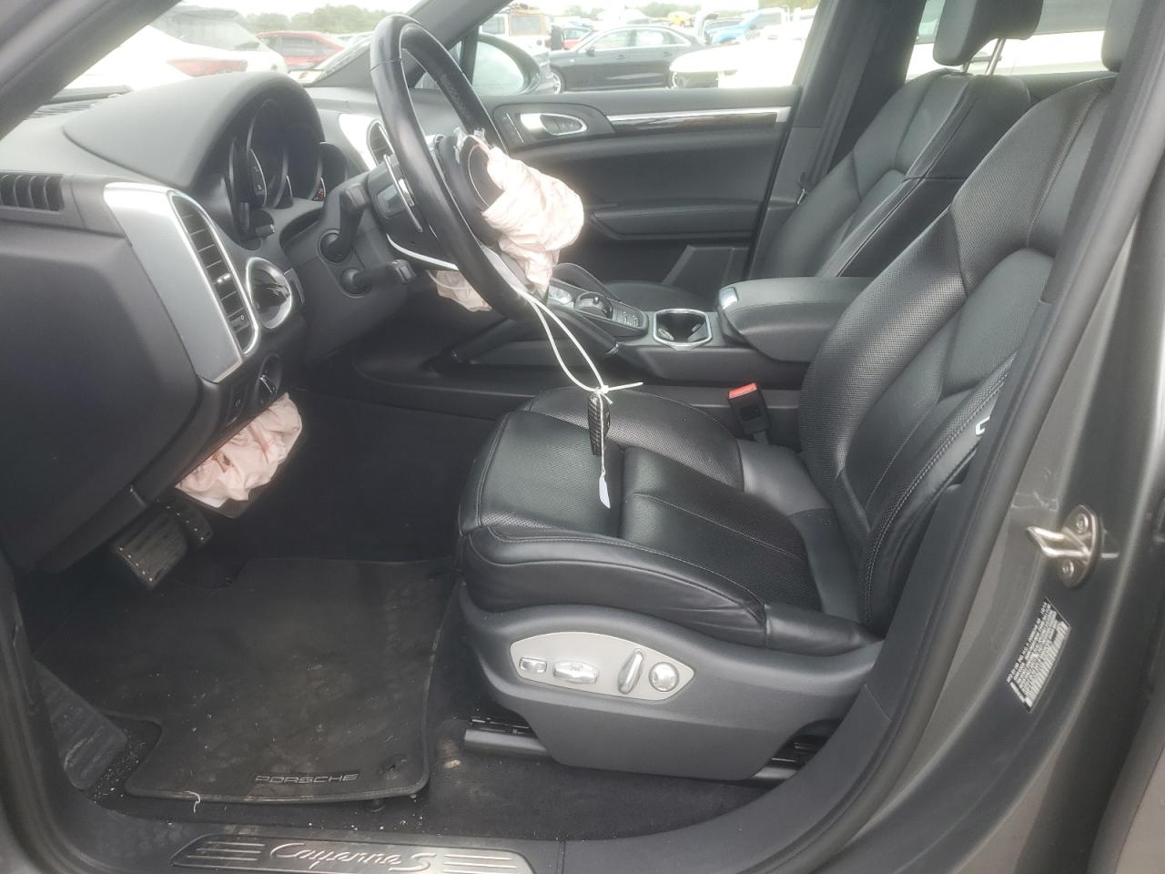 Porsche Cayenne S Image 6