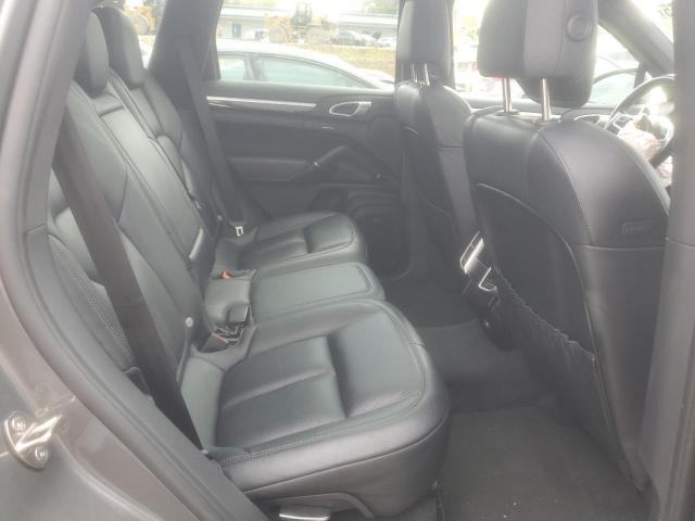 Porsche Cayenne S Image 10